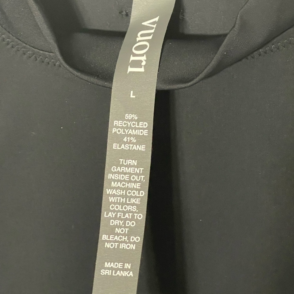 Vuori Long Sleeve Crush Rashguard - Picture 9 of 11